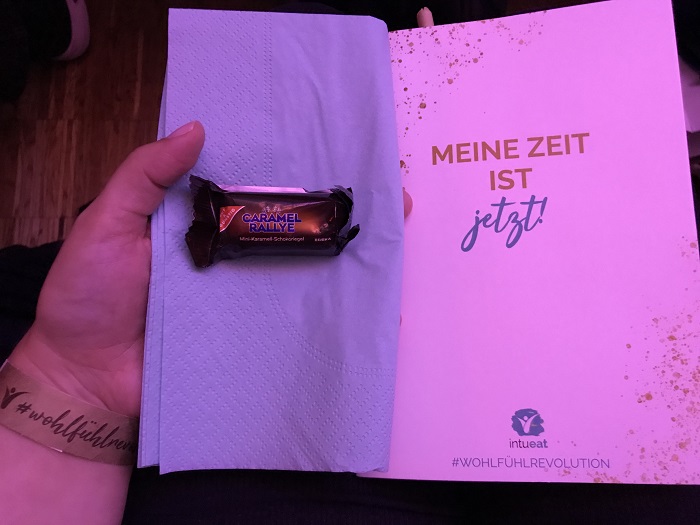 Wohlfühlrevolution Festival Schokolandenübung