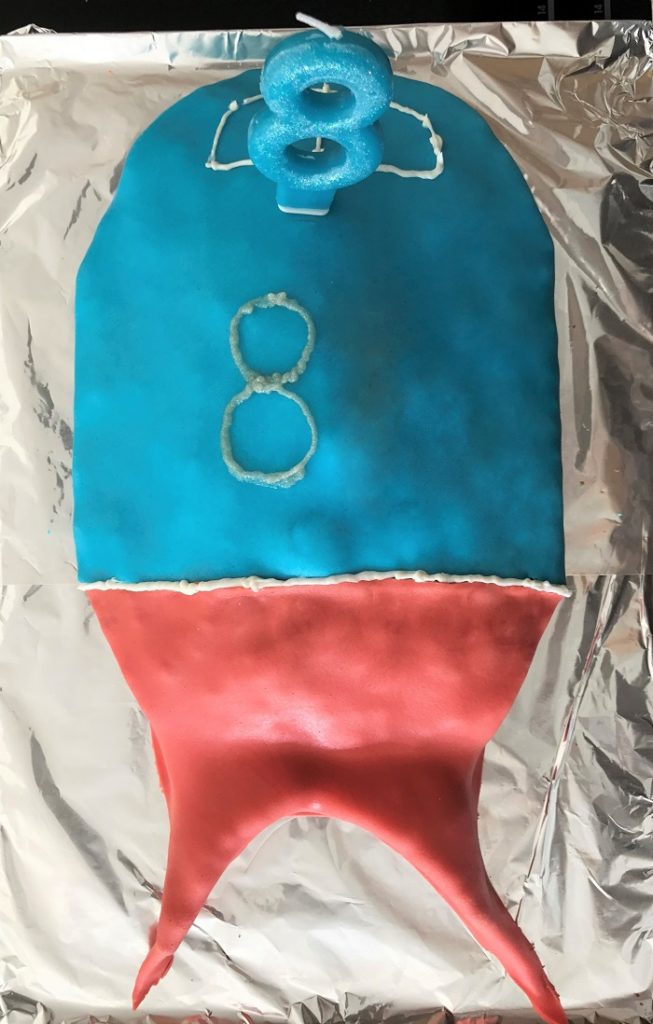 Rezept Raketenkuchen zum Kindergeburtstag Kuchen verzieren