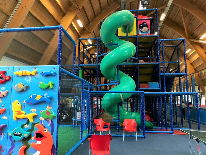 Nordsee mit Kindern - Urlaub in Friedrichskoog: Indoor-Spielplatz Willi der Indoor-Spiele-Wal