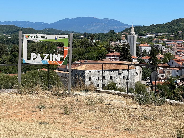 Pazin (Istrien, Kroatien) mit Kindern